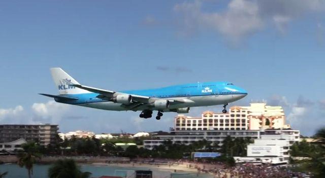 Poslednji boing 747 se spušta na Maho (VIDEO)